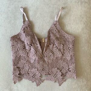Mauve pink/purple top - spaghetti strap, front boning, Lacy flowers, size small